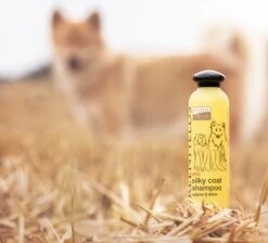 Greenfields Hondenshampoo Voor Langharige Vacht - Zorgt Voor Een Zijdezachte Glanzende Vacht - Inhoud 270 Ml - Hondenshampoo Langharige Vacht -Dieren Benodigdheden Winkel 1200x1089 2