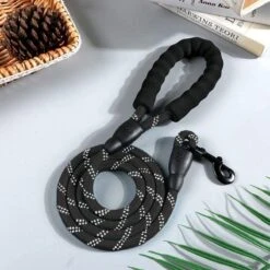 Merkloos Reflecterende Hondenriem – Nylon Hondenlijn – Honden Riem Met Fijn Handvat – Zwart – 150CM - 1,2CM Dik!