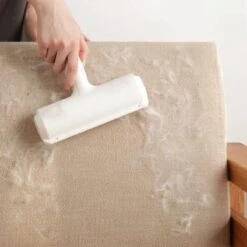 Huisdier Borstel | Huisdierhaar Verwijderaar | Pluizenborstel | Ontharingsborstel | Hondenborstel | Kattenhaar Verwijderaar | Able & Borret -Dieren Benodigdheden Winkel 1200x1200 315