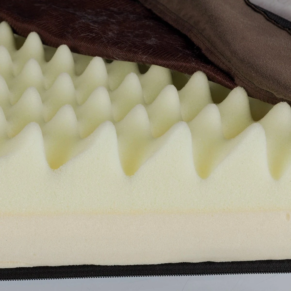 Trixie Vitaal Orthopedische Kussen Taupe/Lichtgrijs - 80 X 50 CM 4 Trixie Vitaal Orthopedische Kussen Taupe/Lichtgrijs - 80 X 50 CM - Afbeelding 2