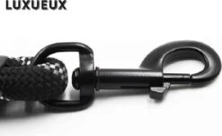 Hondenriem - Luxueux - Nieuw Verstevigd Model – Reflecterend - Voor Grote En Kleine Honden - Duurzaam Touw - Stevige Grip - Honden Trainen – Zwart - 1,50 Meter 9 Hondenriem - Luxueux - Nieuw Verstevigd Model – Reflecterend - Voor Grote En Kleine Honden - Duurzaam Touw - Stevige Grip - Honden Trainen – Zwart - 1,50 Meter -Dieren Benodigdheden Winkel 1200x737 4