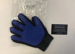 Merkloos Vachtverzorgingshandschoen -Dieren Benodigdheden Winkel 1200x871 2