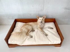STUDIO ANIMAUX Hondenmand Met Katoenen Kussen (maat L) | 119 X 76,5 Cm | Hondenbed | Hondensofa | Hondenbank | Hout | Bruin -Dieren Benodigdheden Winkel 1200x899