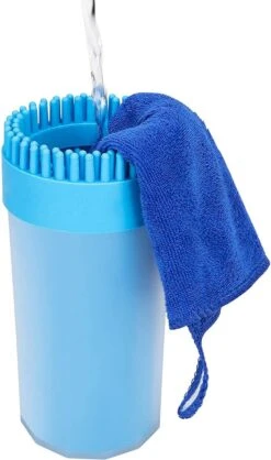 TIKKENS Hondenpoten Reiniger 2-in-1 - Hondenborstel - Hondenpoot Reiniger - Huisdier Poot Wassen - Hondenverzorging - Honden Wassen - Inclusief Microvezeldoek - XL -Dieren Benodigdheden Winkel 709x1200